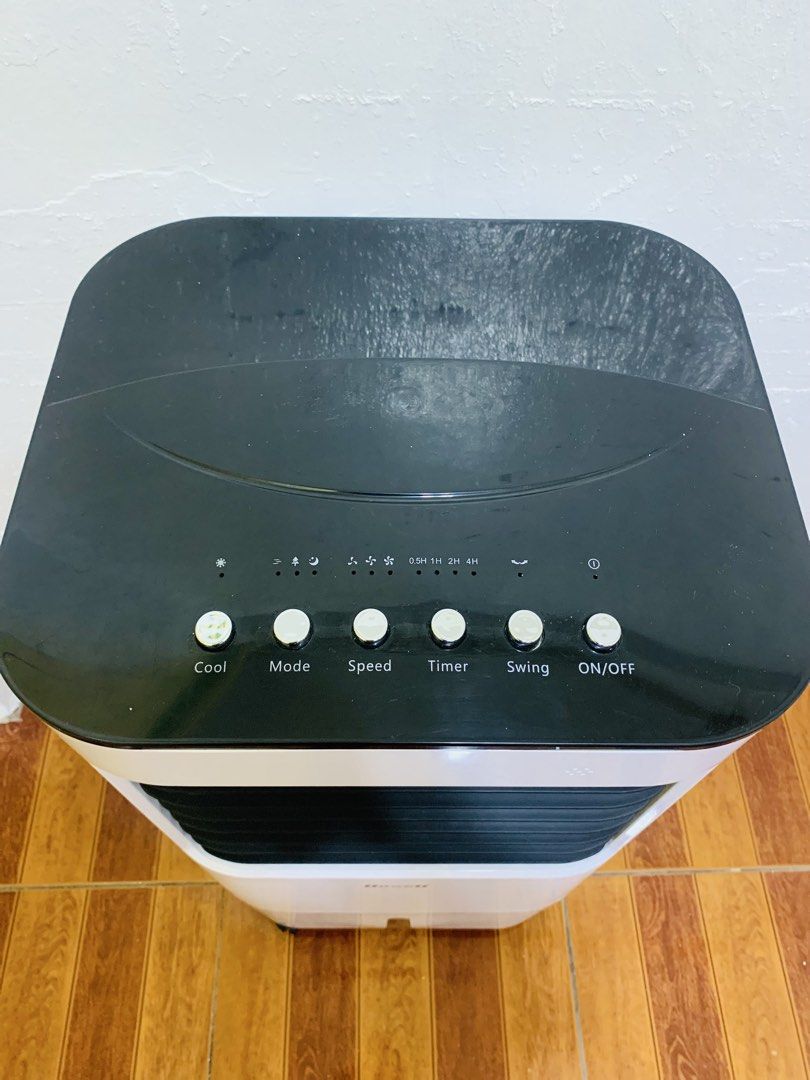 Dowell ARC-150R Air Cooler (Category: Air Conditioning and Heating) located in Manila. Submitted by magelltaba43697 (Listing ID 1470117461, Image 3). Description: D E C L U T T E R‼️ Dowell Air Cooler💨❄️ w/ Manual📄 2 Months pa lang✨ Original price: 7k Selling price: 3k Rfs: Nakastock lang sa kwarto, hindi rin namin masyadong nagagamit. NO ISSUE❎🙅‍♀️ Nawala lang yung remote at Ice Pack🥹 Specs👇 13L water tank capacity, 3-speed function (Low, M