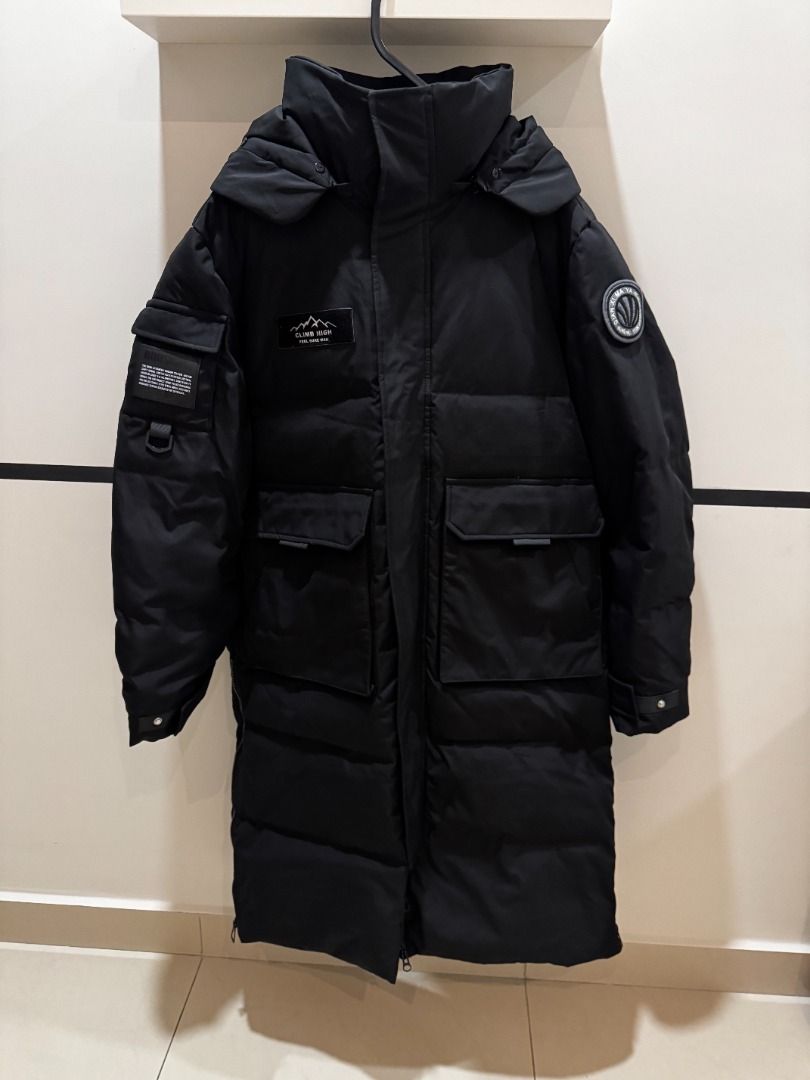 Goose Down Jacket (Category: Coats, Jackets and Outerwear) located in Klang. Submitted by goldenturtle_8bd4a5 (Listing ID 1470073249, Image 1). Description: ❄️ **New Goose Down Jacket for Sale – Rated for Temperatures as Low as -30 to -50°C!** 100% new and never worn! I originally bought this jacket for my trip to Harbin at the end of December. Unfortunately, I was diagnosed with diabetes and lost weight, so the jacket is now too big for me. 😔 �