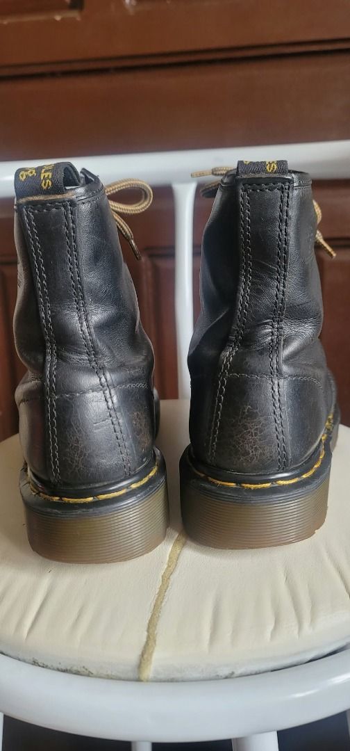 Dr. Martens original 1460 Made in England - PHP 3,000 (Category: Boots) located in Pasig City. Submitted by drivenn (Listing ID 1469974897, Image 3). Description: Dr. Martens original 1460 Made in England - PHP 3,000 8 US M / 7 UK / 41 EU Very good condition PHP 3,000 + SF PM to transact.