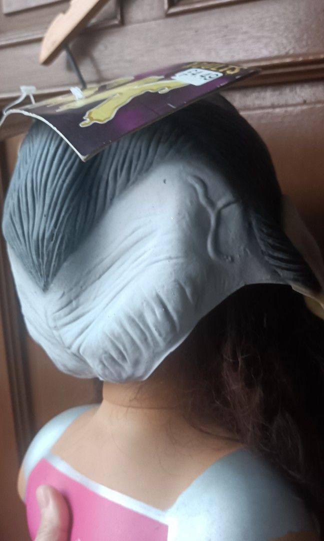 Dracula Headdress (Category: Everything Else Others) located in Pasig City. Submitted by heidedieh (Listing ID 1469957907, Image 3). Description: Adult free size.