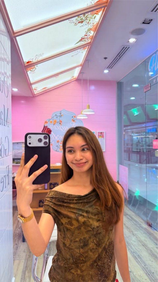 Drape Shoulder Top (Category: Others Tops) located in Manila. Submitted by plsbuymyclotheshehe (Listing ID 1469995451, Image 1). Description: - Really good material and fabric - Used only twice.