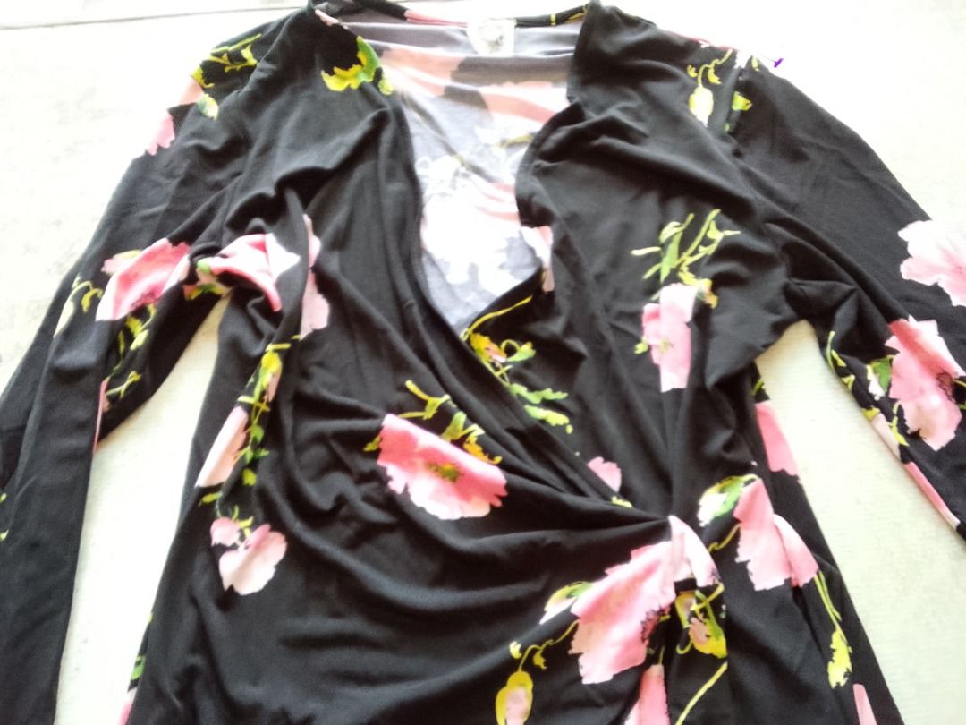 Dress US (Abbe Klein) (Category: Dresses) located in Los Banos. Submitted by mania-62906 (Listing ID 1470035764, Image 3). Description: Like new or new size 8 ( note defect ata Hindi mabuksan nakatahi. Tingin ko baka bago na di na binenta because of the defect. Parang di pa gamit).