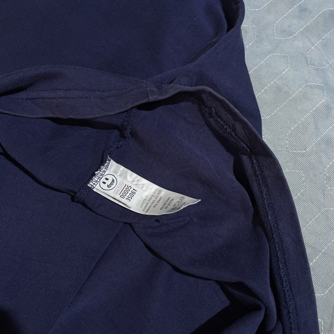 Drew (Category: Tshirts & Polo Shirts ) located in Tubao. Submitted by dannvictor0119 (Listing ID 1470138517, Image 3). Description: XLARGE - XXLARGE 9/10 color rate Need wash Navy Blue .