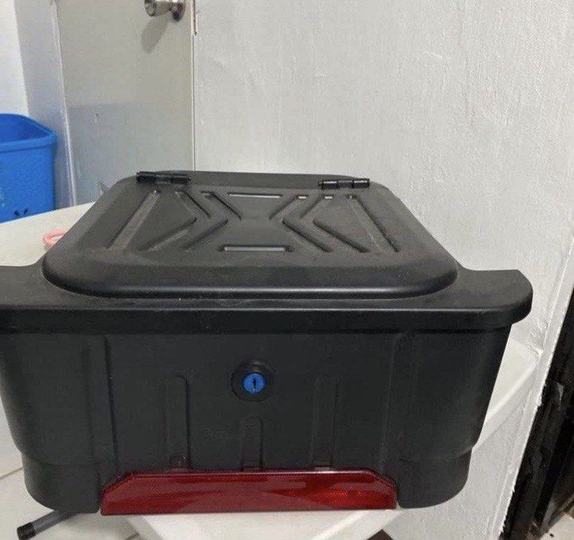 e-bike bottom box (Category: Body Parts and Accessories) located in Taguig. Submitted by ceej0915 (Listing ID 1469999187, Image 2). Description: bottom box for ebike with lock.