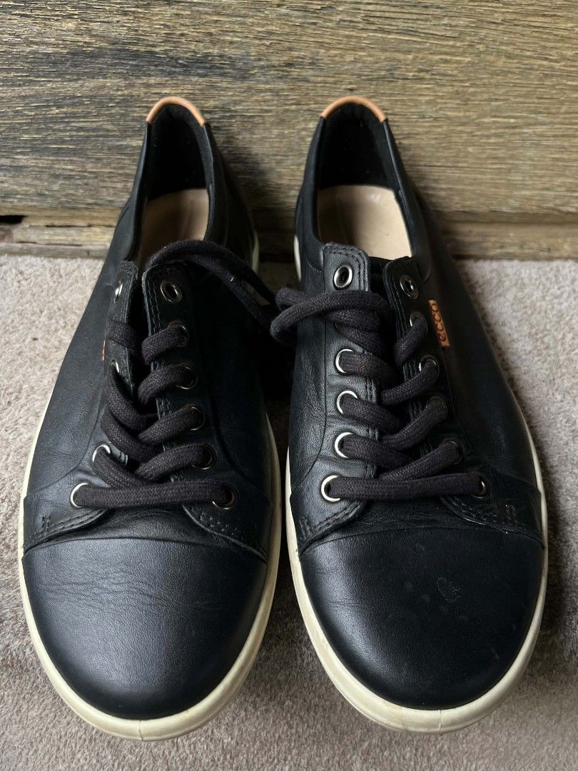ECCO Black Leather Casual Sneakers Size 37 (Category: Sneakers) located in Baroy. Submitted by laudecarlfe24 (Listing ID 1470042679, Image 2). Description: - Brand: ECCO - Color: Black leather with contrasting off-white sole - Size: EU 37 (Regular Width) - Features: Metal eyelets, black laces, subtle side branding, and tan heel pull tab - Sole: Dot tread pattern with minor dirt marks on the sides - Condition: Uppers are clean, interior tag indica
