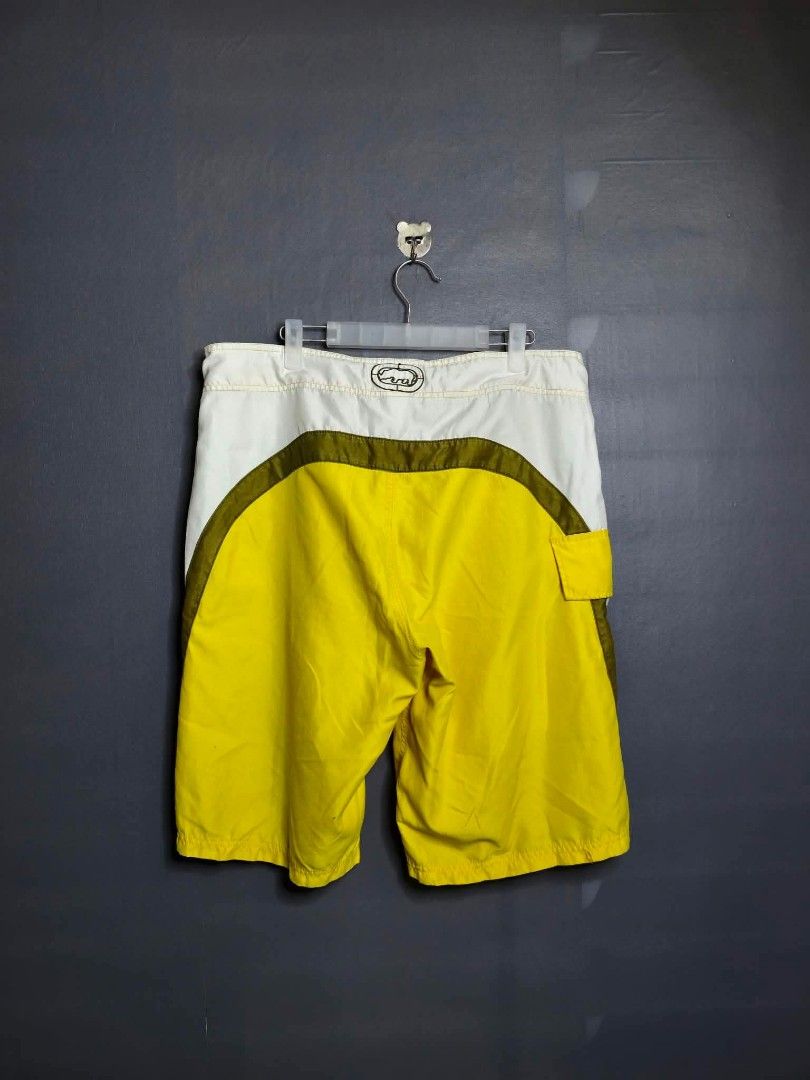 ECKO UNLTD. Board short (Authentic) (Category: Shorts) located in Quezon. Submitted by johh_sebastian (Listing ID 1470035160, Image 2). Description: measurements/dimensions waist 32 length 22 AS NEW, ANG GANDA NETO🫶.