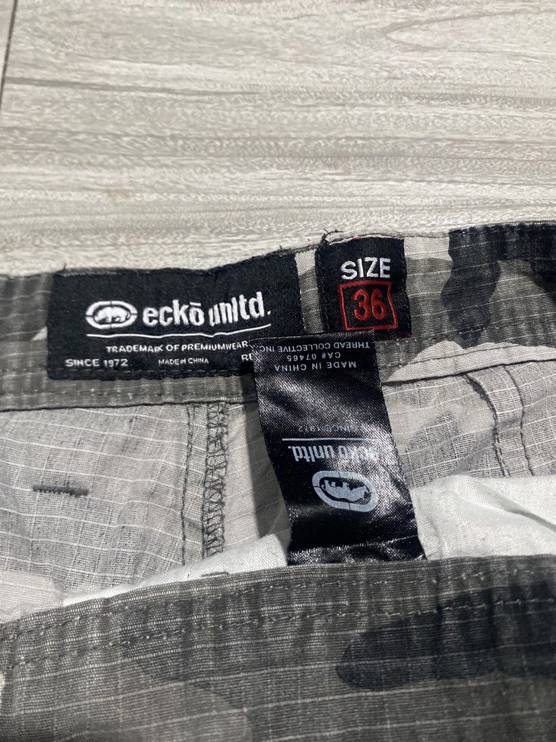 Ecko Unltd camouflage cargo shorts (Category: Shorts) located in Bacolod City. Submitted by bnta_bounce (Listing ID 1470106198, Image 3). Description: Flaws: none Length 23 Waist 36 Leg hole 11.