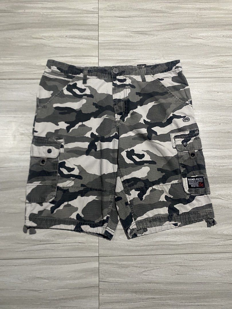 Ecko Unltd camouflage cargo shorts (Category: Shorts) located in Bacolod City. Submitted by bnta_bounce (Listing ID 1470106198, Image 1). Description: Flaws: none Length 23 Waist 36 Leg hole 11.