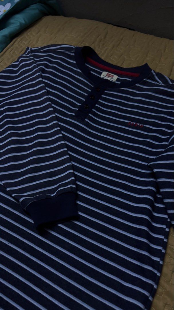 edwin stripes (Category: Activewear) located in Kuala Lumpur. Submitted by ryyanzmzrr (Listing ID 1470132844, Image 1). Description: .