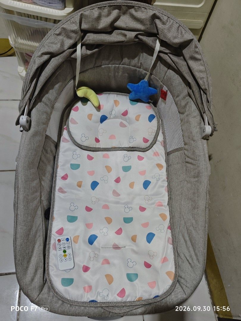 Electric Baby Swing (Category: Cots & Cribs) located in Marikina City. Submitted by alphanavy (Listing ID 1470093456, Image 2). Description: Used for 1½ month. complete accessories as posted. NO ISSUE! loc. Concepcion 1, Marikina.
