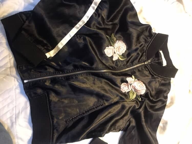 Embroidered Bomber Jacket (Category: Coats, Jackets and Outerwear) located in Caloocan City. Submitted by shop_glamcrave (Listing ID 1469957166, Image 2). Description: GLAMCRAVE | PRELOVED CLOTHING 🩷 Giving this piece a new home! ♡ ୨ৎ Item: Embroidered Bomber Jacket ୨ৎ Brand: Banana Republic ୨ৎ Size: S ୨ৎ Color: Black with white lining ୨ৎ Condition: 8/10 ୨ৎ Fabric Type: Satin .