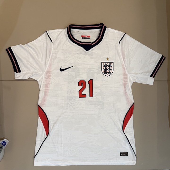 England 26/27 Home Kit, Men's Fashion, Activewear on Carousell