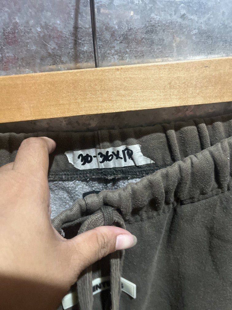 Essential cotton short (Category: Shorts) located in Baler. Submitted by shneyy (Listing ID 1470050238, Image 3). Description: .