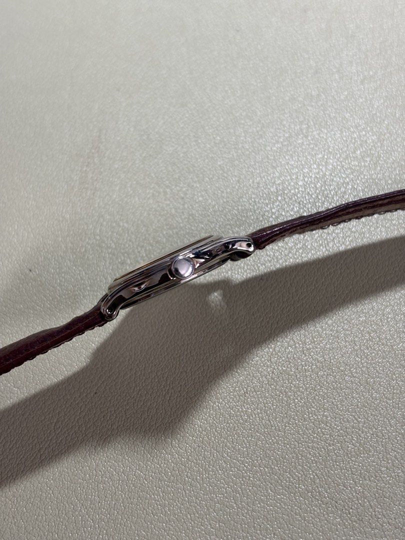 Etvous Paris (Category: Women's Watches) located in Bacolod City. Submitted by archives_by_k (Listing ID 1470000061, Image 3). Description: Authentic Y151-0E30 27mm crown included 14mm lug width Working Quartz.