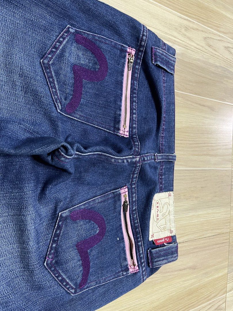 Evisu (Category: Jeans) located in General Santos City (Dadiangas). Submitted by avdevz (Listing ID 1470018598, Image 3). Description: Evisu Size 28 on tag .