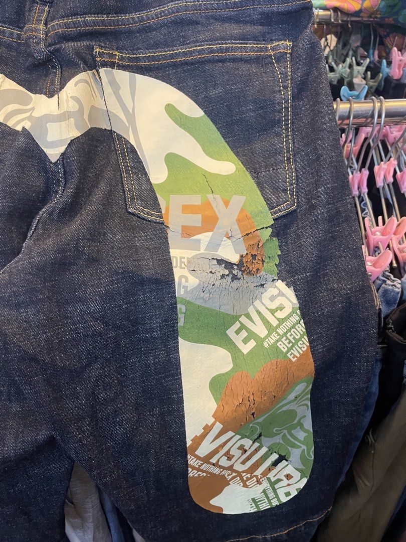 EVISU DAICOCK (Category: Activewear) located in Bacoor. Submitted by southhustlaaaaa (Listing ID 1469959371, Image 2). Description: EVISU DAICOCK ISSUE VISSIBLE ON PICTURE AUTHENTIC .