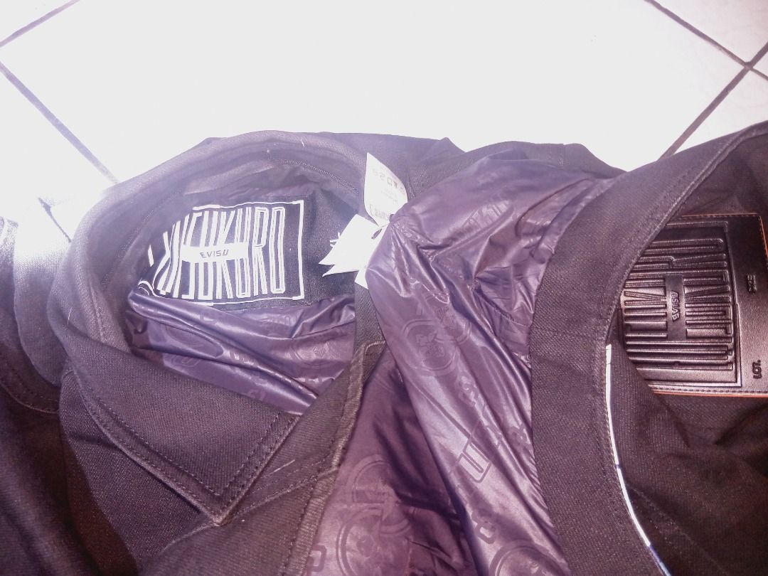 Evisukuro The Great Wave Jacket (Category: Coats, Jackets and Outerwear) located in Baguio. Submitted by pass-sa-barat (Listing ID 1470008793, Image 2). Description: Soft Denim Black.