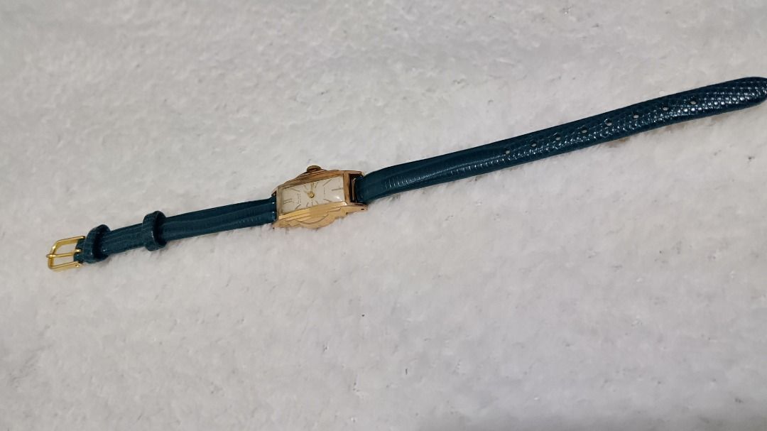 Extremely Rare Antique Seiko Femi Laurel (Category: Men's Watches) located in Malolos. Submitted by chrono_revival (Listing ID 1470040465, Image 3). Description: PLEASE READ THE FULL POST BEFORE SENDING ANY INQUIRIES. SERIOUS OFFERS ONLY PLEASE. ********** Authentic Seiko Femi Laurel 5264 - Manufactured October 1959 - Women’s Manual Mechanical Tank Watch, 17 Jewels - Hard-to-find discontinued model - Original 20microns gold-plating - Silver dial 