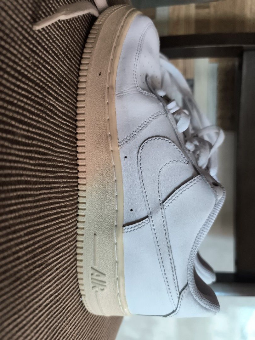 F1 (Category: Dress Shoes) located in Manila. Submitted by declutterwithmae2x (Listing ID 1469968104, Image 3). Description: Code: NIKE Size: 4.5 Brand/Origin: INDONESIA Price: ₱ 800 Condition: LIKE NEW ⚠️ REMINDERS: • Items are preloved/ukay bales. Please manage expectations. • Wash before wearing for hygiene purposes! • Color may slightly vary due to studio lighting. • No cancellations or returns allowed.