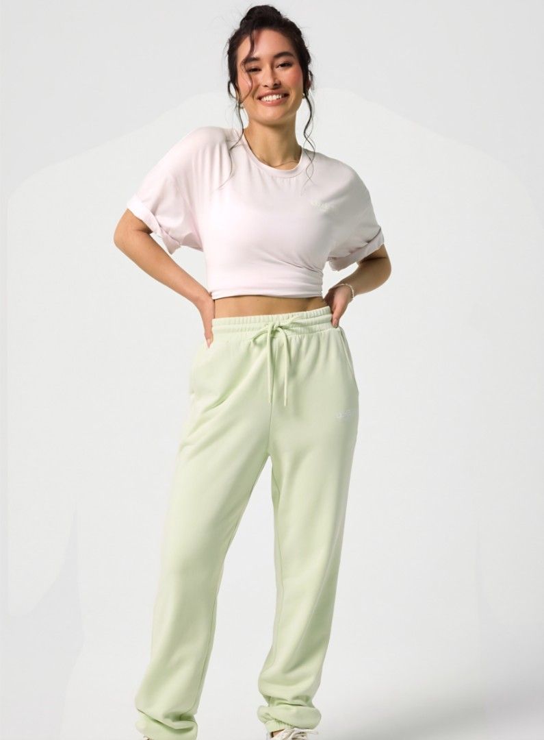 Fabletics year round terry sweat pants small nike adidas P1 (Category: Other Bottoms) located in San Pablo. Submitted by allyourbrandedneeds (Listing ID 1469969533, Image 1). Description: - Brand: Fabletics Luxe 360 - Color: Light mint green - Fit: High-waisted with adjustable drawstring - Features: Practical side pockets, cuffed ankles, white embroidered logo near left pocket - Material: Cozy fleece, super comfortable - Condition: Clean, no obvi