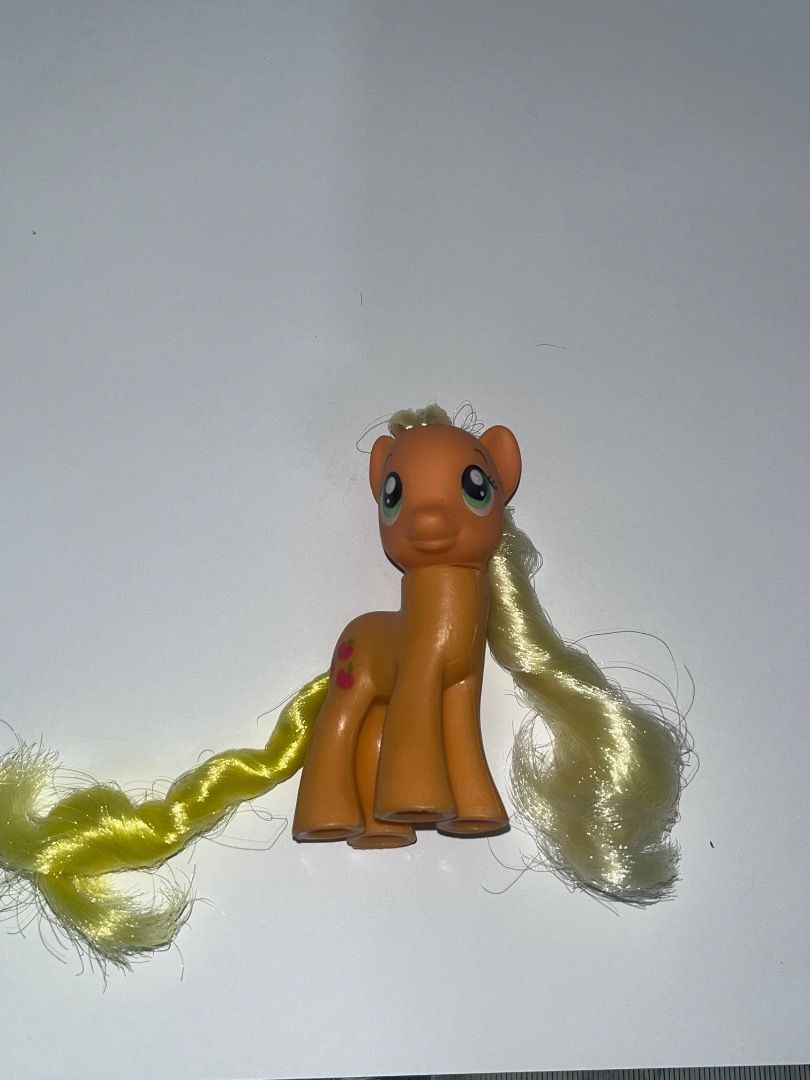 Fake My little Pony Apple Jack (Category: Figurines & Statues) located in Los Banos. Submitted by the_shining_armor (Listing ID 1469969281, Image 2). Description: ‼️🚨Fake Apple Jack🚨‼️ Rfs: naloko lang ako and i just want my money back. Shes a FAKIE apple jack she is not hasbro. I think she is good for customs. She has no issues great condi pa yung buhok never ko namang nagalaw kasi sa sobrang inis ko nilagay ko lang sila sa cabinet. Same Price