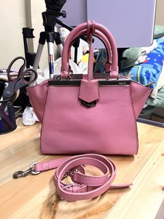 (Category: ) located in . Submitted by prelovedukayukaybags_cdo (Listing ID 1470040545, Image 1). Description: .