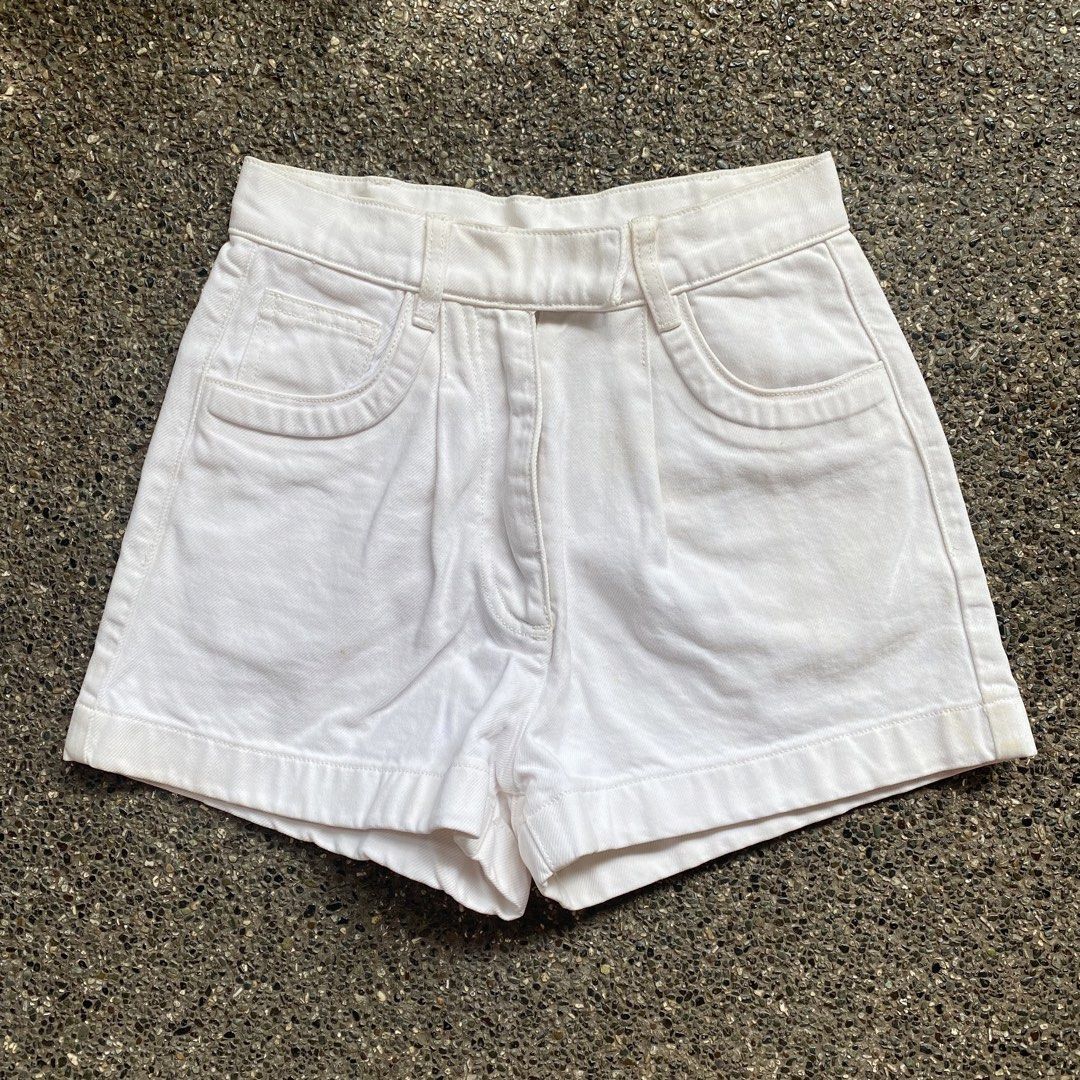 💫Fendi FF White Denim Shorts (Category: Shorts) located in Manila. Submitted by yourdaily_obsessions (Listing ID 1470046070, Image 2). Description: Item: FENDI •Size: 34 on tags •Measurements: w24”,l13” •Ykk zip w/ yellowish part - Notes before making an offer❗️ •Photos are provided for self authentication. •Bogus/irresponsible buyer auto blocked •Check details first, to see minimal flaw/issue if any. •Payment First. No payment, no reservation. 