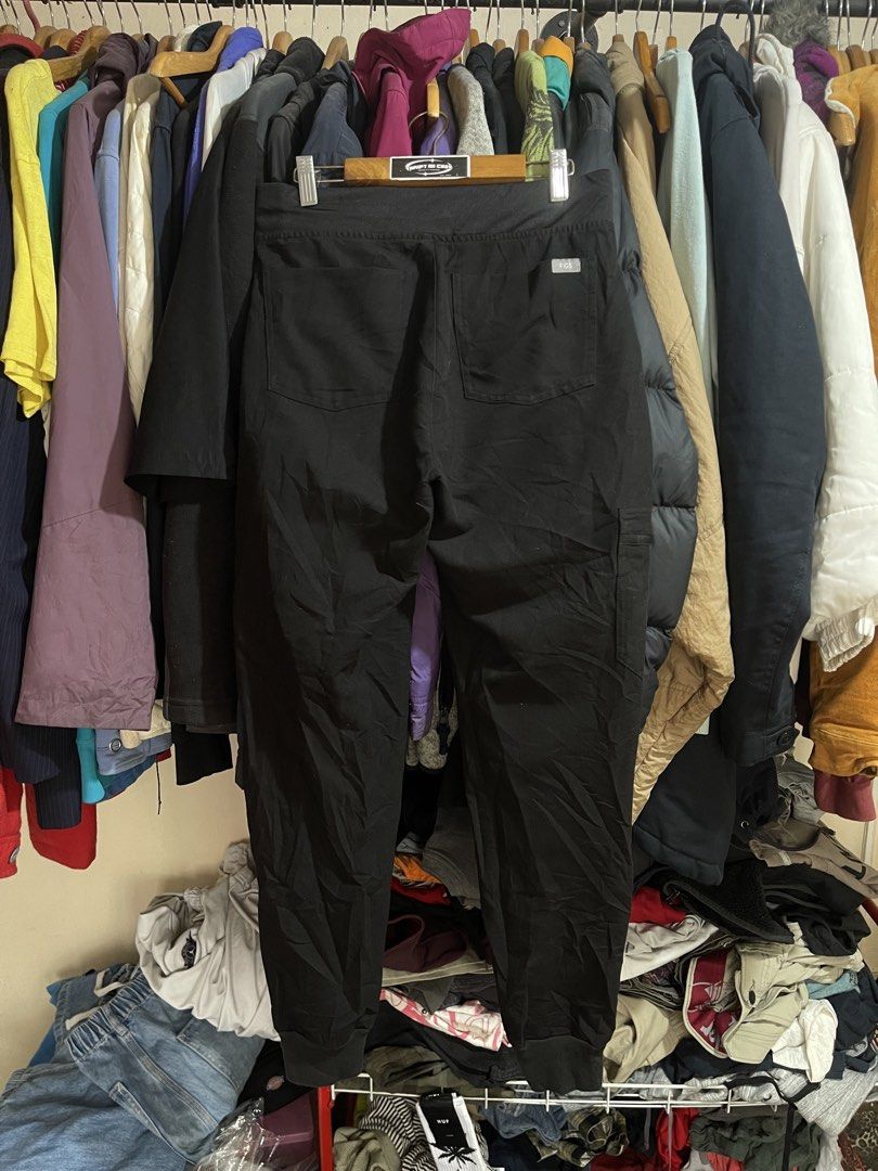 Figs Zamora™ Jogger Scrub Pant (Category: Activewear) located in Cabuyao City. Submitted by jeirussamson897 (Listing ID 1469974380, Image 3). Description: Figs Zamora™ Jogger Scrub Pant xs 30 waistline (stretchable) 38 length asnew condition needwash 10/10 999+sf.