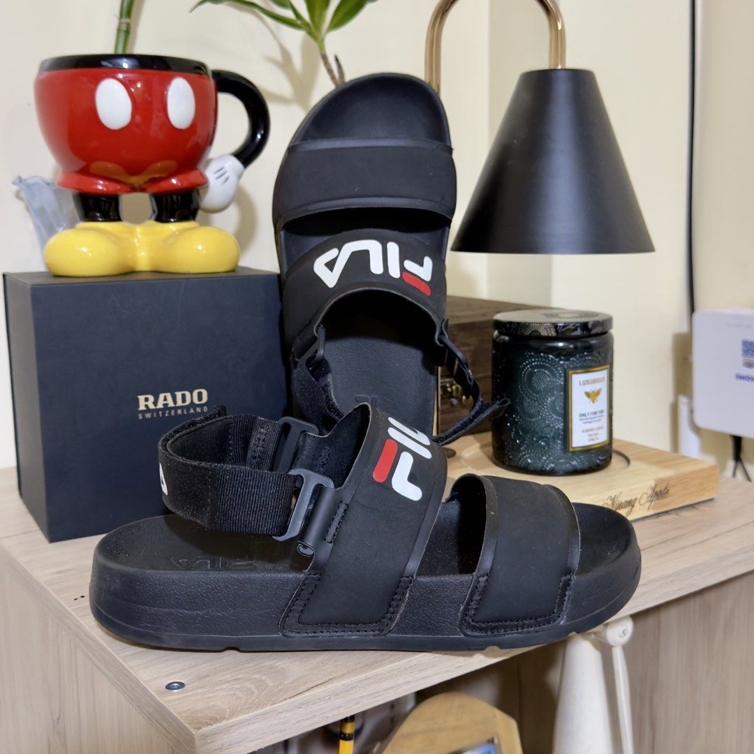 Fila Drifter (23cm) (Category: Flats & Sandals) located in Baguio. Submitted by shopple.ph (Listing ID 1470119372, Image 1). Description: F I L A “Drifter” 📏 Size: 6 (US) | 36 (EU) | 23cm ✨ Condition: VGUC — please refer to posted photos 👀 What you see is what you get. 🫧 Needs wash 🛍️ Ukay source — please limit your expectations. 🚫 Payment first policy — No COD 💸 MOP: GCash / BPI / BDO / MariBank / Maya 📦 Courier: J&T Express only 📍 Bagui