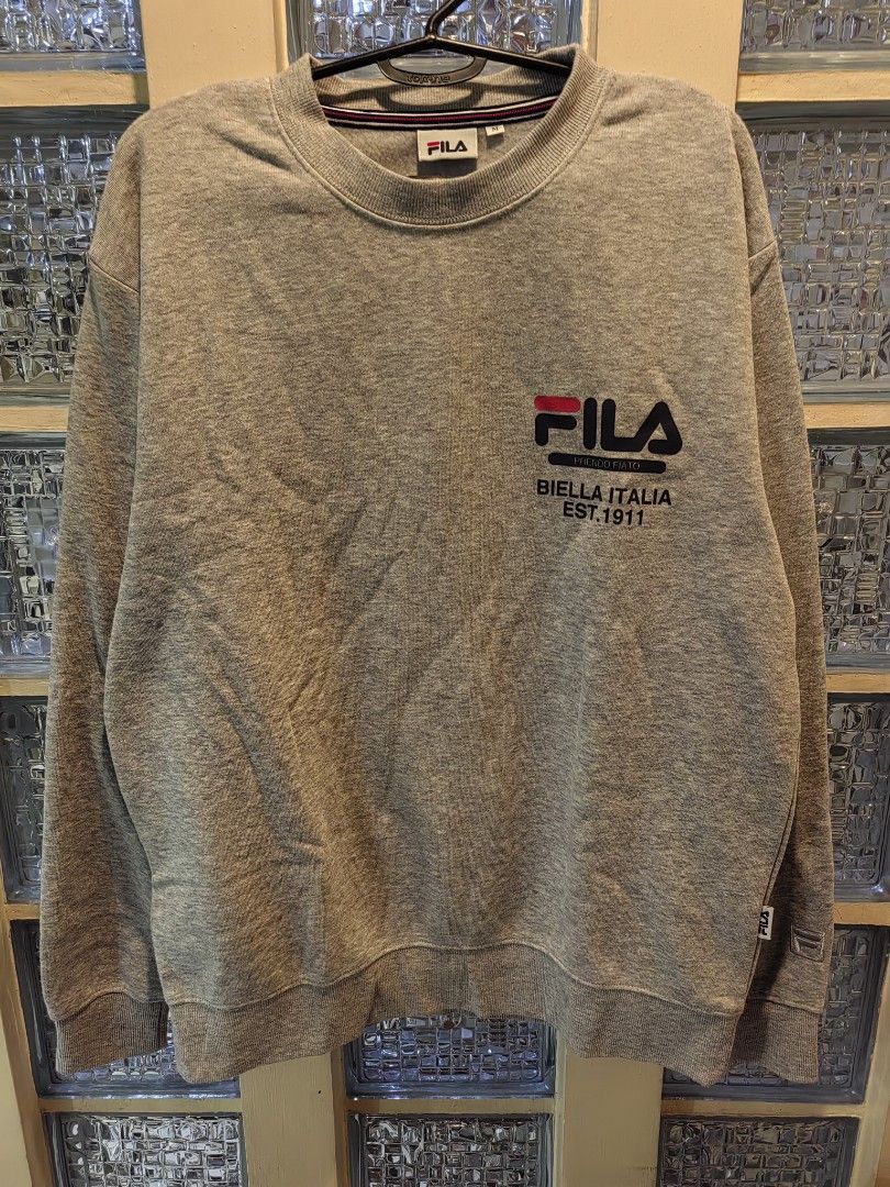 FILA Longsleeve (Category: Tshirts & Polo Shirts ) located in Legazpi City. Submitted by livedolphin_68dee2 (Listing ID 1470065531, Image 1). Description: FILA Longsleeve VGOOD CONDITION 19x26 SIZE MEDIUM.