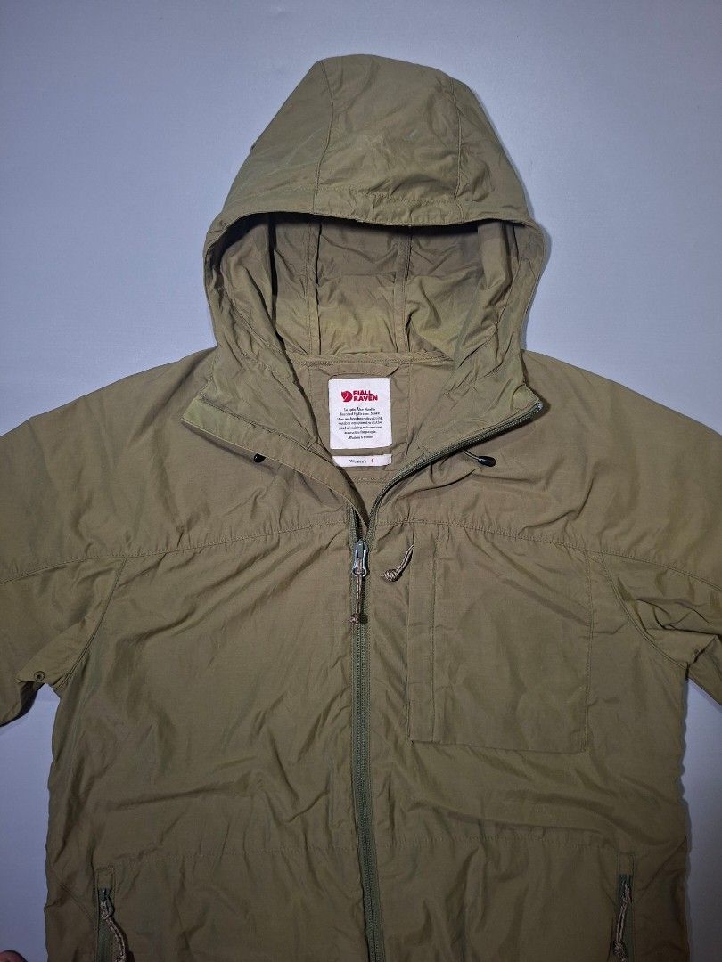 Fjällräven High Coast Wind Jacket (Category: Coats, Jackets and Outerwear) located in Dipolog. Submitted by elcatips420 (Listing ID 1470010005, Image 3). Description: Fjällräven High Coast Wind Jacket AUTHENTIC SMALL ON TAG 19 WIDTH 25 LENGTH AS NEW CONDITION NO ISSUE DM LANG PO IF INTERESTED LOCATION MINDANAO DIPOLOG CITY.
