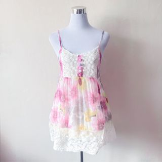 (Category: ) located in . Submitted by rosywardrobe (Listing ID 1470121451, Image 1). Description: .