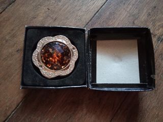 (Category: ) located in . Submitted by YSL80022 (Listing ID 1470026844, Image 1). Description: .