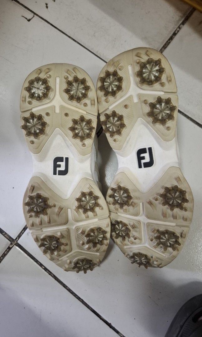 FOOT JOY GOLF SHOES (Category: Sneakers) located in Antipolo. Submitted by goldentiger-ac44 (Listing ID 1470093113, Image 3). Description: FOOTJOY FJ GOLF SHOES SIZE 6 EXCELLENT CONDITION PRICE 1800.