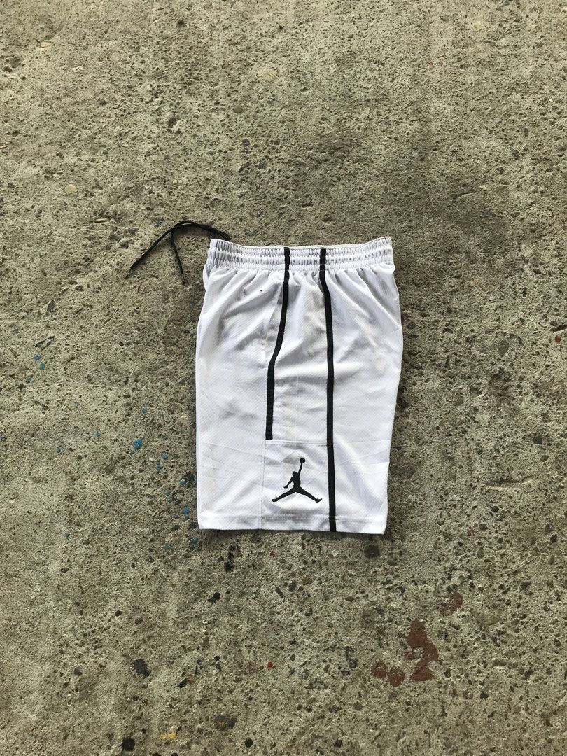 For aspack (Category: Shorts) located in Talisay. Submitted by abneralamo (Listing ID 1470032069, Image 2). Description: Jordan short both size large.