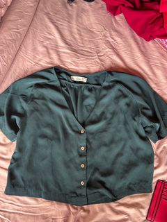 (Category: ) located in . Submitted by shopmikascloset (Listing ID 1469956082, Image 1). Description: .
