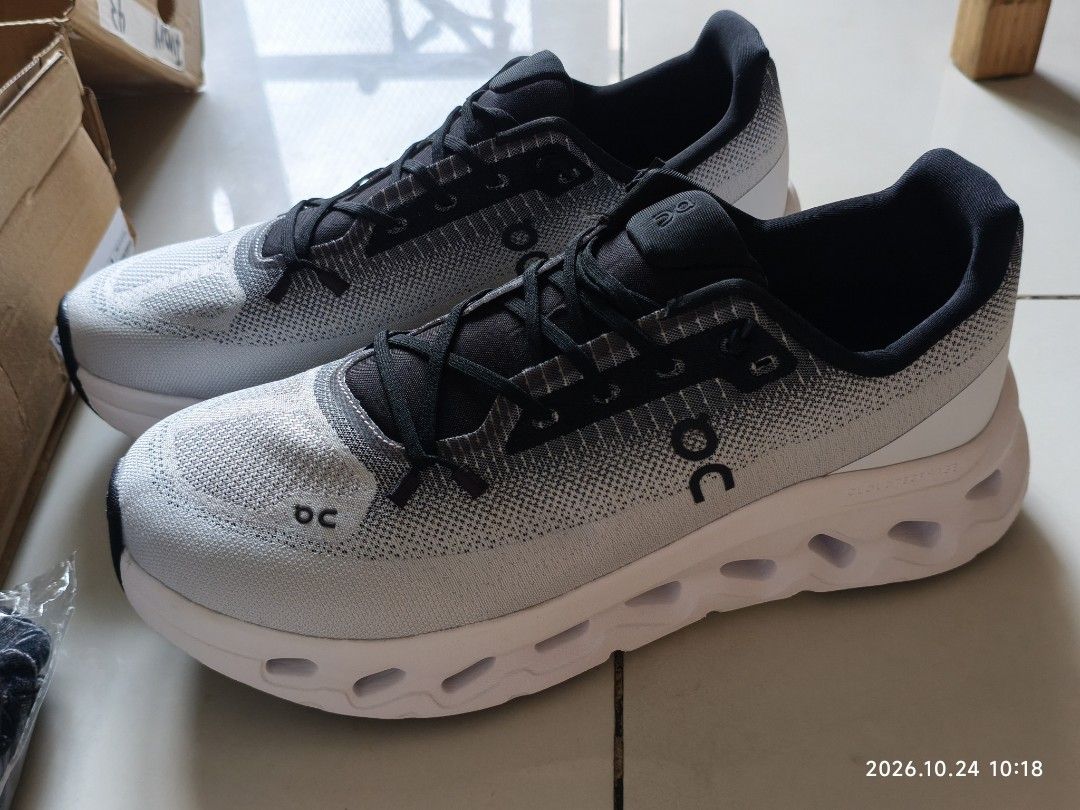 for men (Category: Dress Shoes) located in Manila. Submitted by bonsbotique (Listing ID 1470081114, Image 1). Description: This is brand new. NEVER Used. Selling it because I ordered size 42 ipangggift ko sana kaso yung seller size 43 yung pinadala tapos not responding na si seller. .