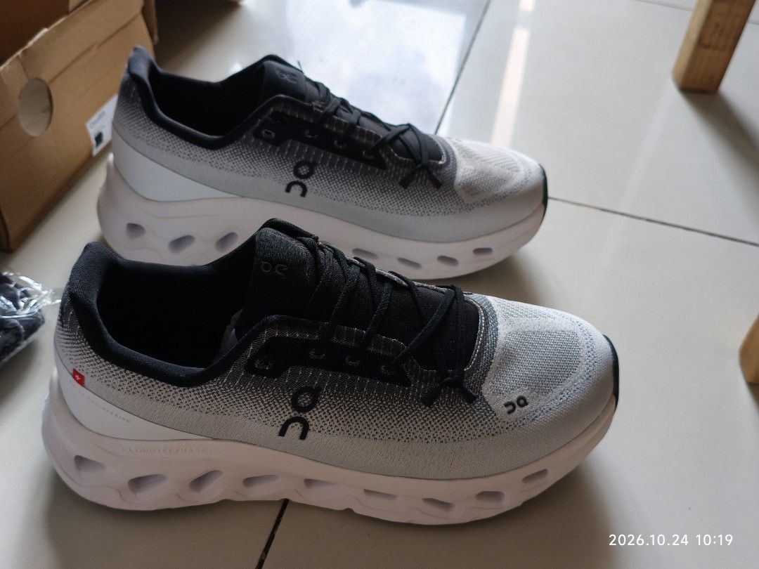 for men (Category: Dress Shoes) located in Manila. Submitted by bonsbotique (Listing ID 1470081114, Image 2). Description: This is brand new. NEVER Used. Selling it because I ordered size 42 ipangggift ko sana kaso yung seller size 43 yung pinadala tapos not responding na si seller. .