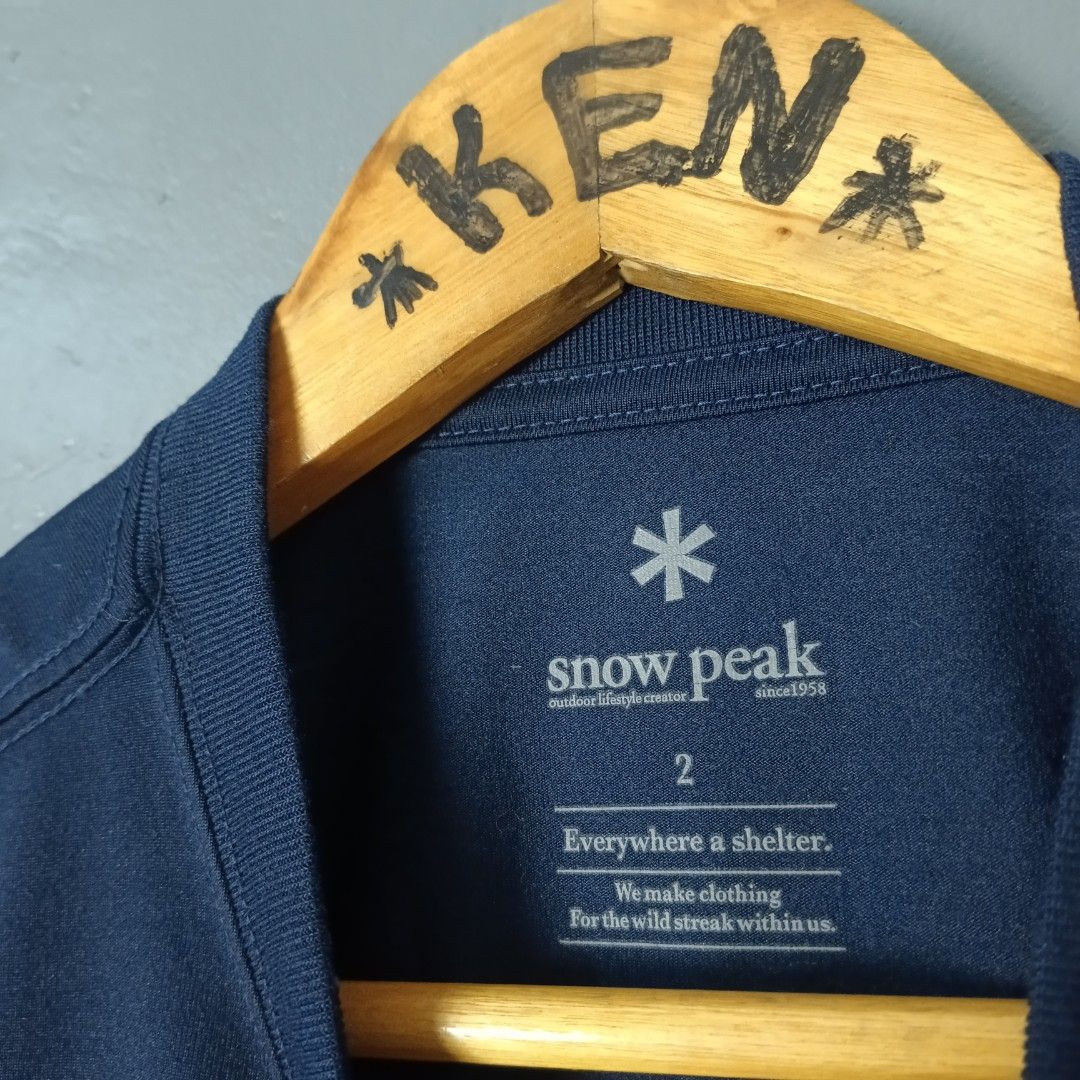 For Women - Snowpeak (Category: Shirts) located in Bacolod City. Submitted by drop.ph (Listing ID 1469953147, Image 3). Description: Snowpeak Authentic *Size M - 17x24.5 *Good as New *No Flaws *Price: 680php *Add SF if outside Bacolod City .