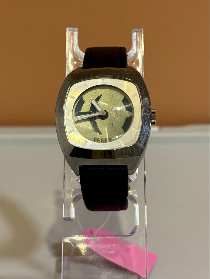 Fossil Big-Tic Watch (Category: Men's Watches) located in Bacoor. Submitted by michiepeachy (Listing ID 1470131436, Image 1). Description: Movement: Quartz Strap: Replaced Issue: None Price: 3,000 Inclusion: Watch only ‼️Please be reminded that this is preloved (second-hand), so it may have minor signs of wear consistent with its age. Kindly review the photos before purchasing.‼️.