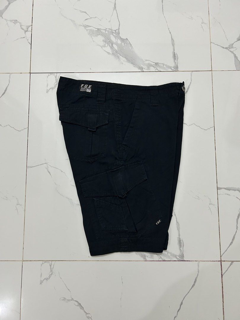 Fox Cargo Short (Category: Shorts) located in Tabaco. Submitted by NanThriftingsss (Listing ID 1470103483, Image 3). Description: Fox Cargo Short Excellent condition Size: 30 on tag (32x20 inches) 9/10 Color rate Black color No issue 650📍.