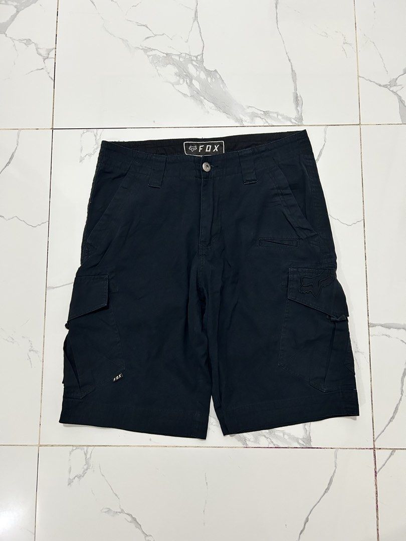 Fox Cargo Short (Category: Shorts) located in Tabaco. Submitted by NanThriftingsss (Listing ID 1470103483, Image 2). Description: Fox Cargo Short Excellent condition Size: 30 on tag (32x20 inches) 9/10 Color rate Black color No issue 650📍.