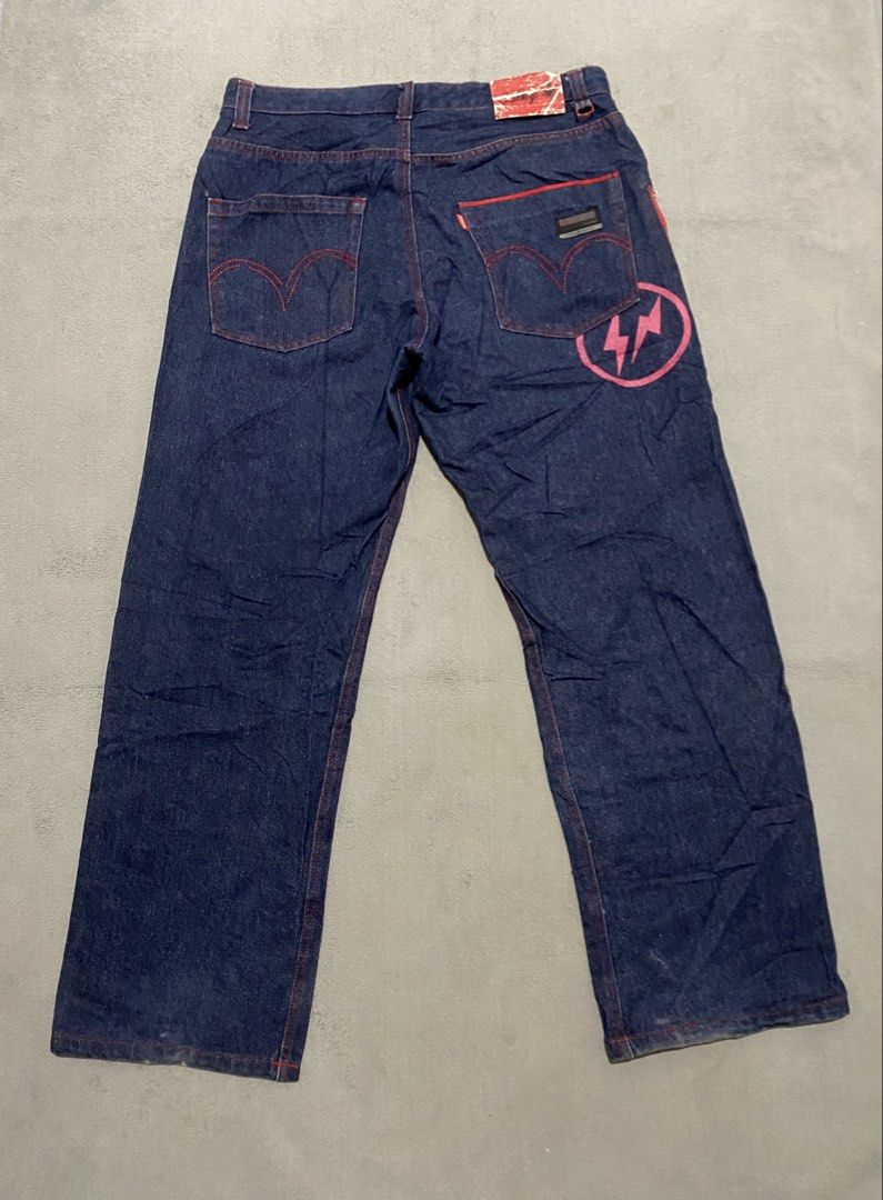 Fragment design x levis hemp denim (Category: Jeans) located in Tabaco. Submitted by centthrif55361 (Listing ID 1470012963, Image 1). Description: fragment design x levis fenom hemp indigo denim W:35-36 L:41 Very good condition Color rate 9.5/10 Need wash .