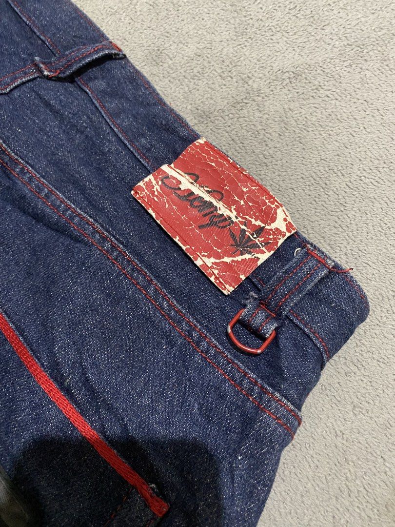 Fragment design x levis hemp denim (Category: Jeans) located in Tabaco. Submitted by centthrif55361 (Listing ID 1470012963, Image 2). Description: fragment design x levis fenom hemp indigo denim W:35-36 L:41 Very good condition Color rate 9.5/10 Need wash .