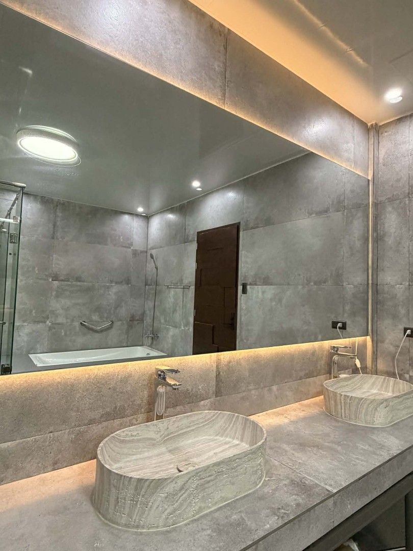 Frameless Mirror (Category: Bathroom & Kitchen Fixtures) located in Manila. Submitted by aurelliamarie (Listing ID 1470036196, Image 1). Description: 🪞 FRAMELESS MIRRORS | Clean, Modern, Timeless ✨ Mirror as is, straight-edge and flat polished (not bevelled). Perfect for a seamless, minimalist look that fits any interior. 📐 Custom Sizes Available From 1x1 foot up to 5x7 feet. Any size, made to fit your wall. 🎨 Shapes Available ✅ Regular: Recta