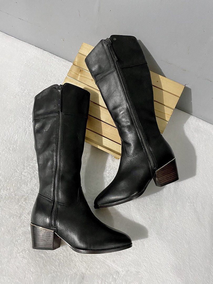 frankie 4 leather knee high boots ♡︎ (Category: Boots) located in Bulacan. Submitted by parapapa (Listing ID 1470093455, Image 1). Description: 37-38 / 24cm 9/10 condition soafer pretty!!! boot opening: 16” calf circum: 13” shaft height: 14.5” heels: 2” .