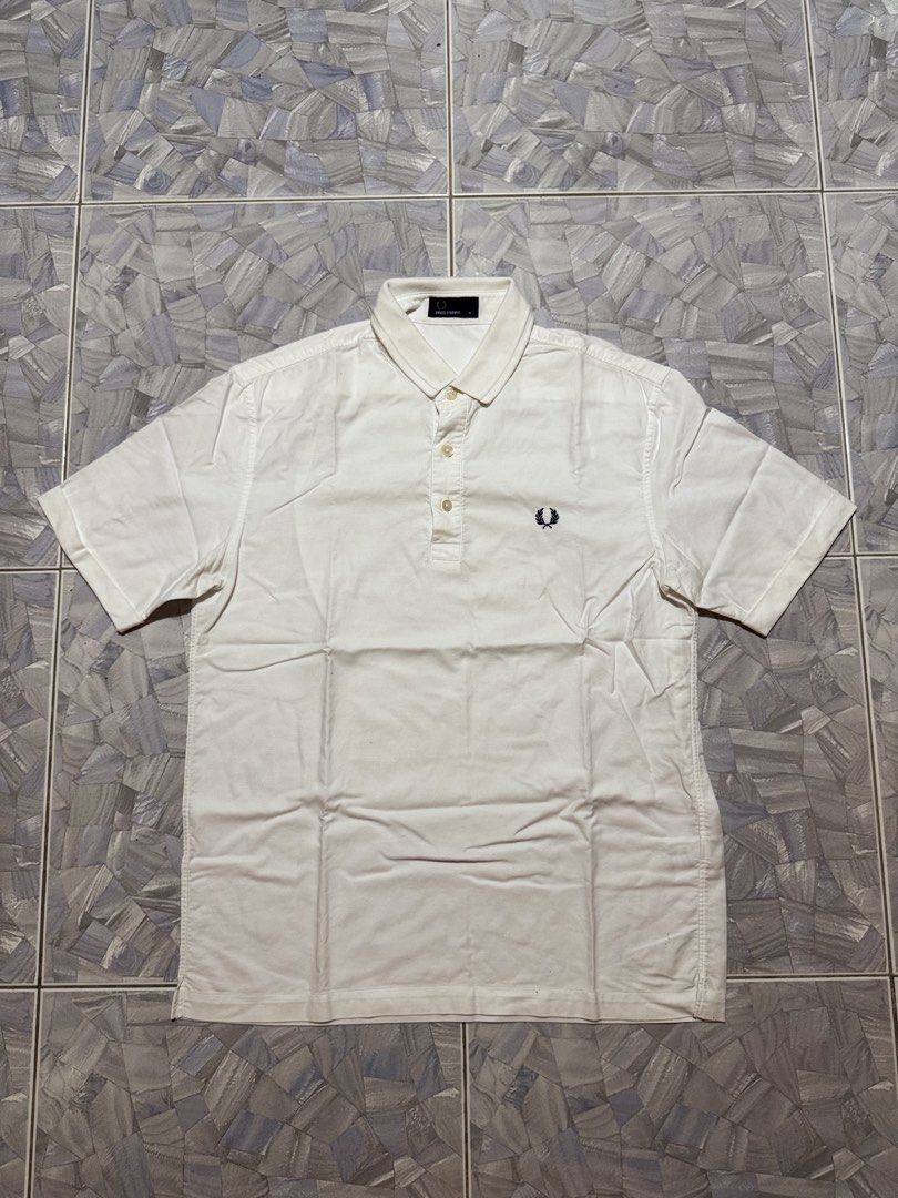 FRED PERRY POLO SHIRTS (Category: Tshirts & Polo Shirts ) located in Argao. Submitted by janmaning-0624l95 (Listing ID 1470012623, Image 2). Description: FRED PERRY POLO SHIRT SIZE MEDIUM DIMES 20.5 x 27 Excellent condition No issue 1,200 plus sf Location argao cebu.