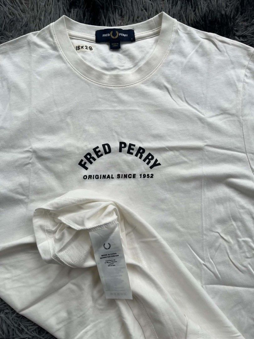 Fred Perry Shirt (Category: Activewear) located in Manila. Submitted by gisterthrift (Listing ID 1470109706, Image 2). Description: Fred Perry 18/28.