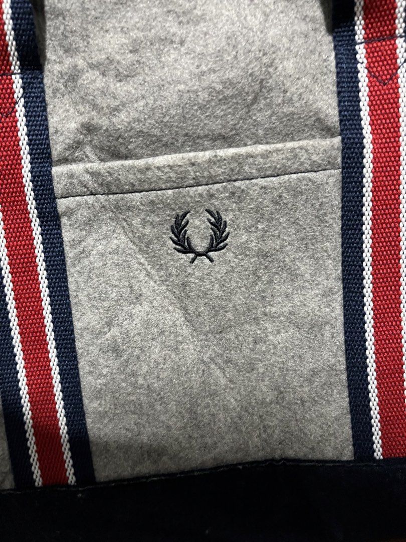 Fred Perry totebag (Category: Tote Bags) located in Manila. Submitted by 6amthrift (Listing ID 1470002296, Image 3). Description: .