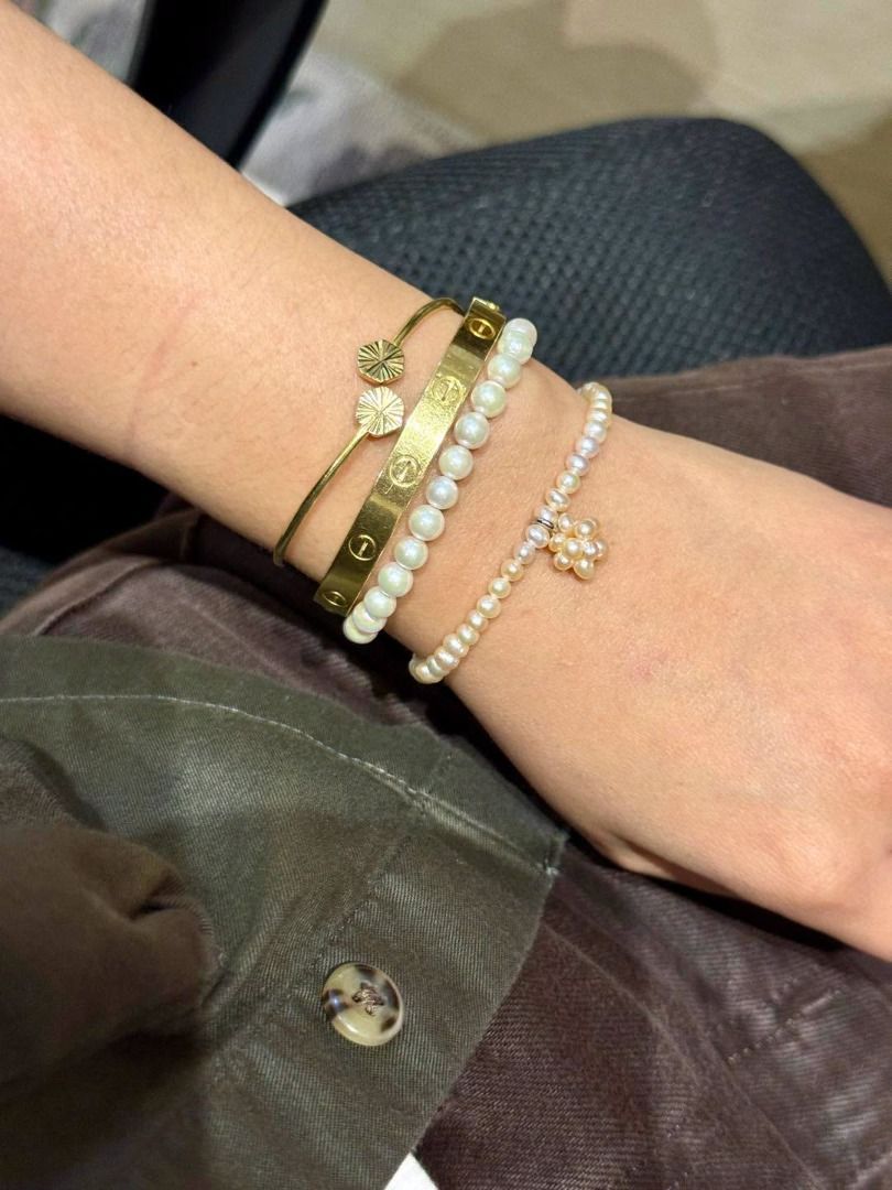 Freshwater Pearl Charm Bracelets (Category: Bracelets) located in Baguio. Submitted by asna_taku (Listing ID 1470063187, Image 3). Description: ✨ Freshwater Pearl Charm Bracelets | Japan Sourced 🤍 Your everyday elegance, with a little golden charm! These beautiful freshwater pearl bracelets feature lustrous natural pearl shapes, delicate floral pearl details, and textured gold-tone accents for a feminine, classy finish. Perfect for stacking with